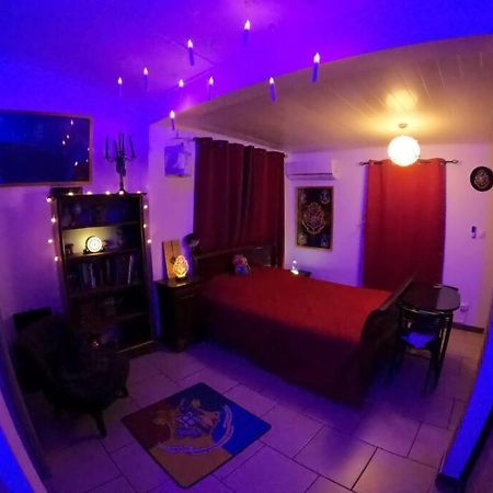 La Chambre Des Sorciers - Logement Independant Sainte-Marie Zewnętrze zdjęcie